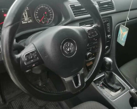 Серый Фольксваген Пассат, объемом двигателя 2.5 л и пробегом 233 тыс. км за 10000 $, фото 8 на Automoto.ua