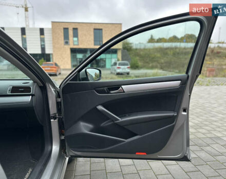 Серый Фольксваген Пассат, объемом двигателя 2.48 л и пробегом 222 тыс. км за 9500 $, фото 13 на Automoto.ua