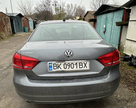 Серый Фольксваген Пассат, объемом двигателя 2.5 л и пробегом 276 тыс. км за 7999 $, фото 3 на Automoto.ua