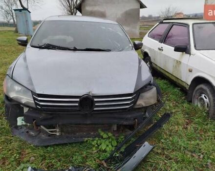 Серый Фольксваген Пассат, объемом двигателя 2.5 л и пробегом 210 тыс. км за 4200 $, фото 13 на Automoto.ua