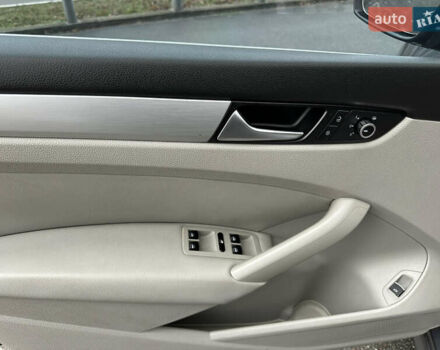 Сірий Фольксваген Пассат, об'ємом двигуна 2.5 л та пробігом 221 тис. км за 9800 $, фото 13 на Automoto.ua