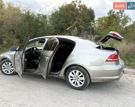 Фольксваген Пассат 2013 в Каменце-Подольском на Automoto.ua Серый Фольксваген Пассат, объемом двигателя 1.6 л и пробегом 270 тыс. км за 10500 $, фото 28 на Automoto.ua