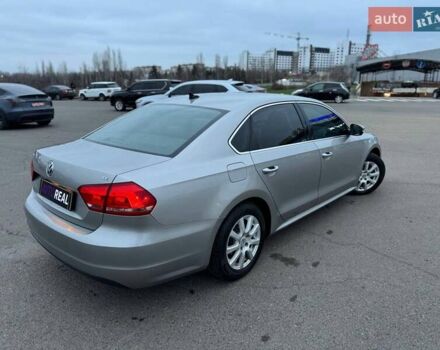 Серый Фольксваген Пассат, объемом двигателя 2.5 л и пробегом 236 тыс. км за 11800 $, фото 53 на Automoto.ua