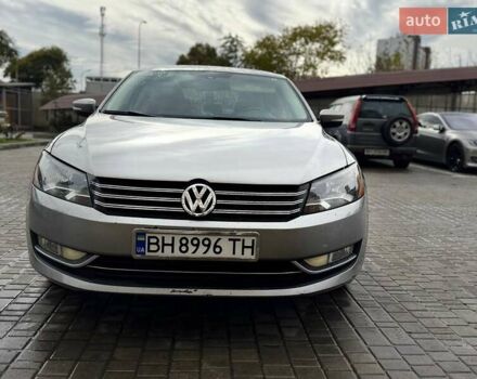 Фольксваген Пассат 2013 в Одессе на Automoto.ua Серый Фольксваген Пассат, объемом двигателя 2.5 л и пробегом 155 тыс. км за 10500 $, фото 2 на Automoto.ua