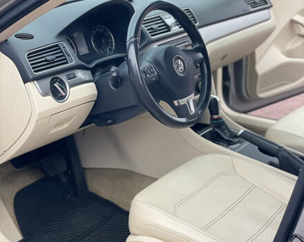 Серый Фольксваген Пассат, объемом двигателя 1.8 л и пробегом 165 тыс. км за 7999 $, фото 23 на Automoto.ua