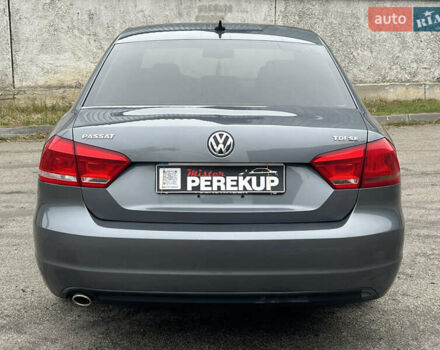 Сірий Фольксваген Пассат, об'ємом двигуна 1.97 л та пробігом 177 тис. км за 11800 $, фото 4 на Automoto.ua