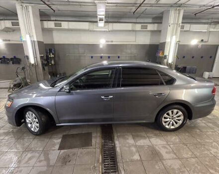 Серый Фольксваген Пассат, объемом двигателя 1.8 л и пробегом 180 тыс. км за 11500 $, фото 5 на Automoto.ua