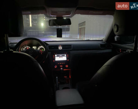 Серый Фольксваген Пассат, объемом двигателя 1.79 л и пробегом 236 тыс. км за 10700 $, фото 7 на Automoto.ua