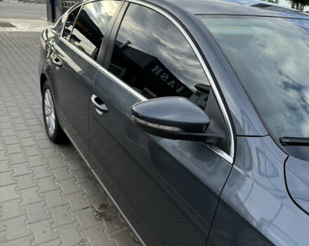 Серый Фольксваген Пассат, объемом двигателя 1.6 л и пробегом 217 тыс. км за 11999 $, фото 3 на Automoto.ua