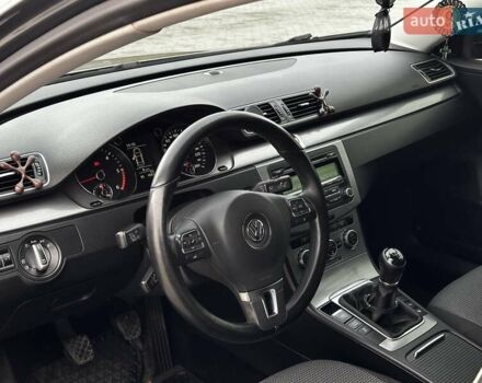 Сірий Фольксваген Пассат, об'ємом двигуна 1.6 л та пробігом 350 тис. км за 10999 $, фото 19 на Automoto.ua