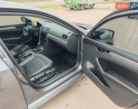 Сірий Фольксваген Пассат, об'ємом двигуна 1.8 л та пробігом 130 тис. км за 10999 $, фото 22 на Automoto.ua