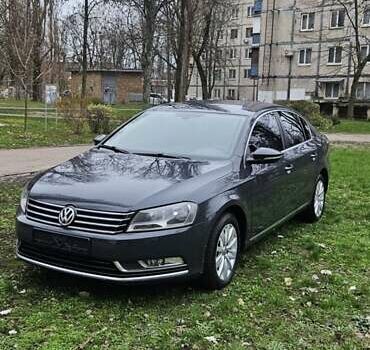 Сірий Фольксваген Пассат, об'ємом двигуна 1.6 л та пробігом 245 тис. км за 10300 $, фото 2 на Automoto.ua