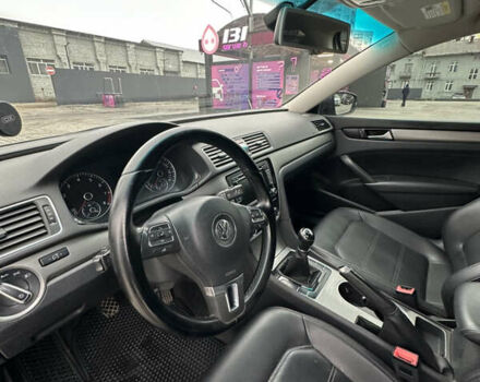 Серый Фольксваген Пассат, объемом двигателя 1.8 л и пробегом 225 тыс. км за 8600 $, фото 9 на Automoto.ua