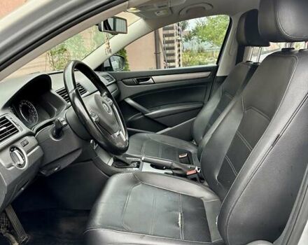 Серый Фольксваген Пассат, объемом двигателя 1.8 л и пробегом 167 тыс. км за 11000 $, фото 16 на Automoto.ua