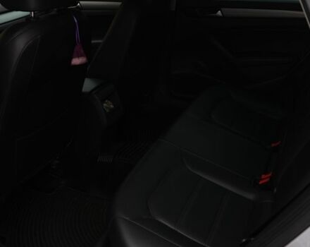 Серый Фольксваген Пассат, объемом двигателя 1.8 л и пробегом 206 тыс. км за 9999 $, фото 6 на Automoto.ua