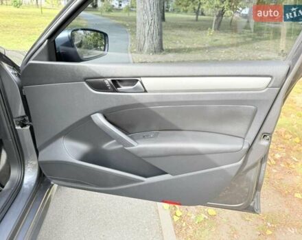 Серый Фольксваген Пассат, объемом двигателя 1.8 л и пробегом 180 тыс. км за 9600 $, фото 18 на Automoto.ua