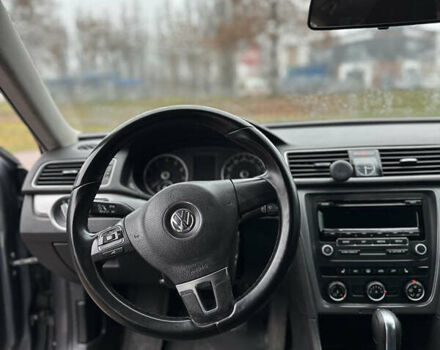 Сірий Фольксваген Пассат, об'ємом двигуна 1.8 л та пробігом 299 тис. км за 9500 $, фото 9 на Automoto.ua