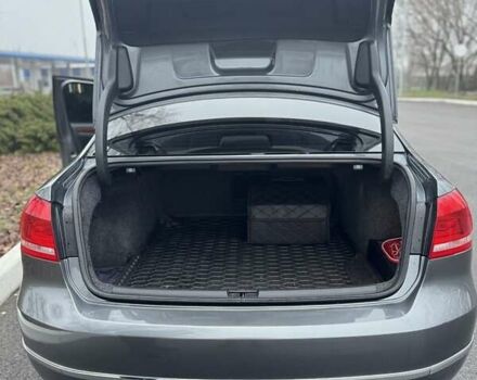 Сірий Фольксваген Пассат, об'ємом двигуна 2 л та пробігом 131 тис. км за 12300 $, фото 16 на Automoto.ua