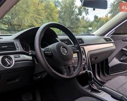 Серый Фольксваген Пассат, объемом двигателя 1.8 л и пробегом 249 тыс. км за 7950 $, фото 5 на Automoto.ua