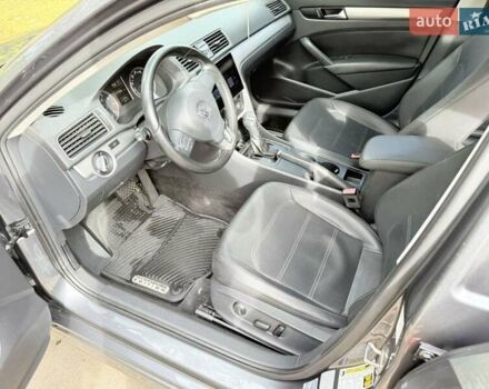 Серый Фольксваген Пассат, объемом двигателя 1.8 л и пробегом 180 тыс. км за 9600 $, фото 14 на Automoto.ua