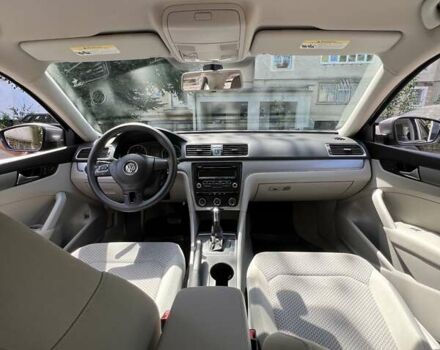 Сірий Фольксваген Пассат, об'ємом двигуна 1.8 л та пробігом 185 тис. км за 11000 $, фото 4 на Automoto.ua