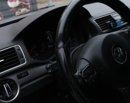 Серый Фольксваген Пассат, объемом двигателя 1.8 л и пробегом 206 тыс. км за 9999 $, фото 5 на Automoto.ua