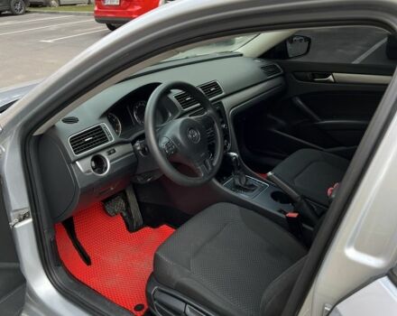 Серый Фольксваген Пассат, объемом двигателя 1.8 л и пробегом 230 тыс. км за 8900 $, фото 8 на Automoto.ua