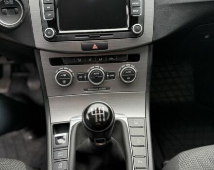 Серый Фольксваген Пассат, объемом двигателя 2 л и пробегом 277 тыс. км за 12150 $, фото 6 на Automoto.ua