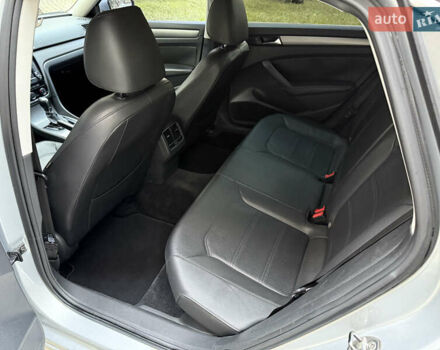 Сірий Фольксваген Пассат, об'ємом двигуна 2 л та пробігом 165 тис. км за 10500 $, фото 26 на Automoto.ua