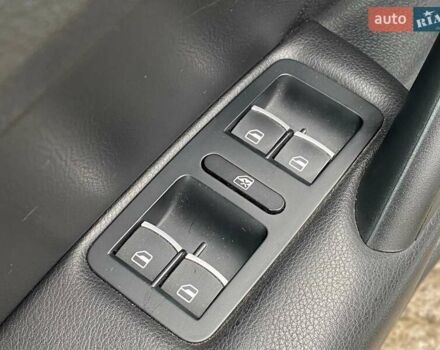 Серый Фольксваген Пассат, объемом двигателя 1.8 л и пробегом 194 тыс. км за 9790 $, фото 19 на Automoto.ua