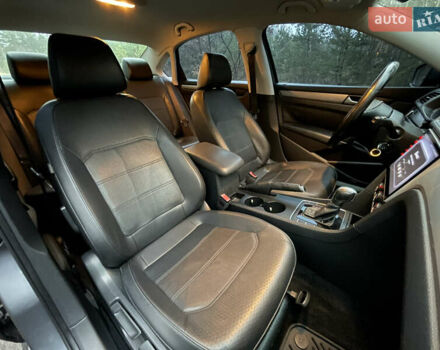 Серый Фольксваген Пассат, объемом двигателя 1.8 л и пробегом 180 тыс. км за 9999 $, фото 31 на Automoto.ua