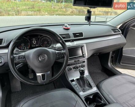 Серый Фольксваген Пассат, объемом двигателя 1.6 л и пробегом 217 тыс. км за 11999 $, фото 11 на Automoto.ua