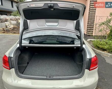 Серый Фольксваген Пассат, объемом двигателя 1.8 л и пробегом 167 тыс. км за 11000 $, фото 9 на Automoto.ua