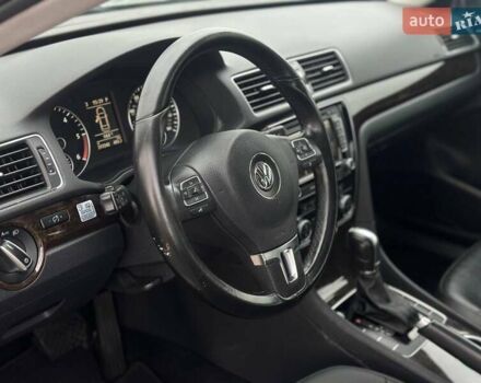 Серый Фольксваген Пассат, объемом двигателя 1.97 л и пробегом 217 тыс. км за 13000 $, фото 16 на Automoto.ua