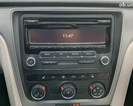 Серый Фольксваген Пассат, объемом двигателя 1.8 л и пробегом 260 тыс. км за 11490 $, фото 27 на Automoto.ua