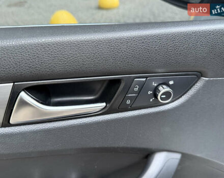 Сірий Фольксваген Пассат, об'ємом двигуна 2 л та пробігом 165 тис. км за 10500 $, фото 22 на Automoto.ua