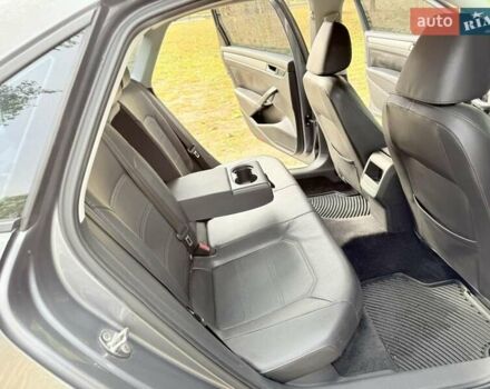 Серый Фольксваген Пассат, объемом двигателя 1.8 л и пробегом 180 тыс. км за 9600 $, фото 17 на Automoto.ua