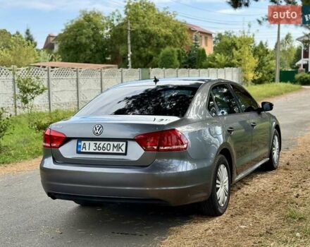 Серый Фольксваген Пассат, объемом двигателя 1.8 л и пробегом 199 тыс. км за 7999 $, фото 5 на Automoto.ua