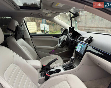 Сірий Фольксваген Пассат, об'ємом двигуна 1.8 л та пробігом 147 тис. км за 14500 $, фото 27 на Automoto.ua