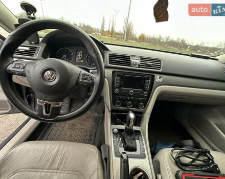 Серый Фольксваген Пассат, объемом двигателя 1.8 л и пробегом 185 тыс. км за 11300 $, фото 6 на Automoto.ua