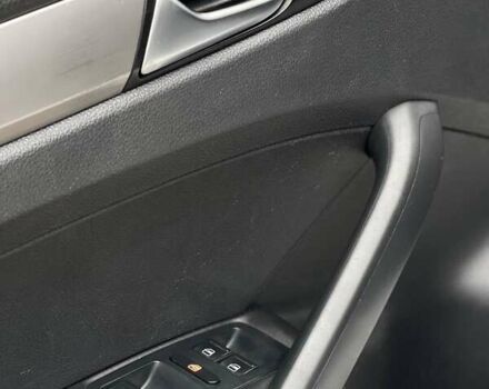 Серый Фольксваген Пассат, объемом двигателя 1.8 л и пробегом 184 тыс. км за 7999 $, фото 7 на Automoto.ua