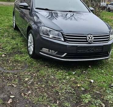 Сірий Фольксваген Пассат, об'ємом двигуна 1.6 л та пробігом 245 тис. км за 10300 $, фото 1 на Automoto.ua