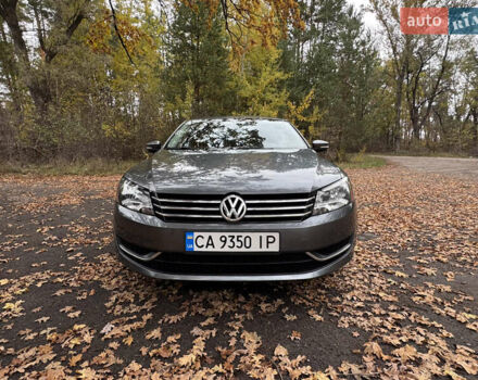 Серый Фольксваген Пассат, объемом двигателя 1.8 л и пробегом 197 тыс. км за 10499 $, фото 4 на Automoto.ua