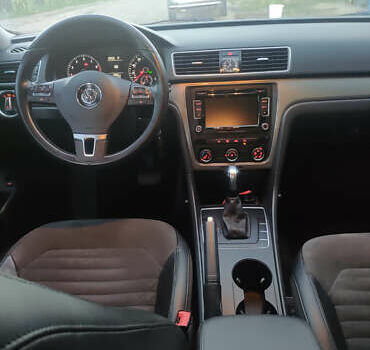 Серый Фольксваген Пассат, объемом двигателя 1.79 л и пробегом 236 тыс. км за 10700 $, фото 8 на Automoto.ua