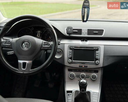 Серый Фольксваген Пассат, объемом двигателя 1.97 л и пробегом 277 тыс. км за 12150 $, фото 16 на Automoto.ua