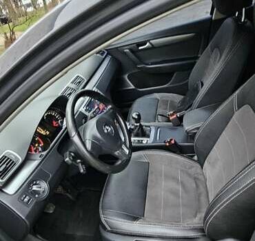 Сірий Фольксваген Пассат, об'ємом двигуна 1.6 л та пробігом 245 тис. км за 10300 $, фото 7 на Automoto.ua