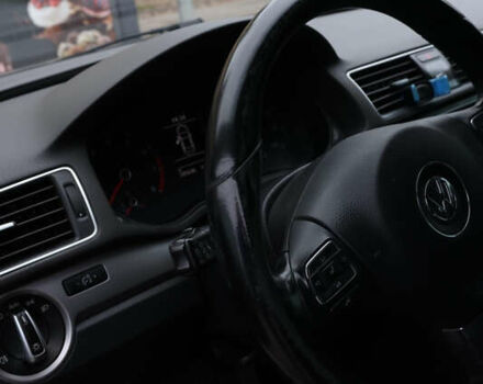 Серый Фольксваген Пассат, объемом двигателя 1.8 л и пробегом 206 тыс. км за 9999 $, фото 6 на Automoto.ua