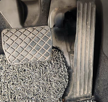 Серый Фольксваген Пассат, объемом двигателя 1.97 л и пробегом 248 тыс. км за 12900 $, фото 21 на Automoto.ua