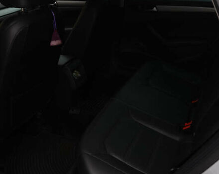 Серый Фольксваген Пассат, объемом двигателя 1.8 л и пробегом 206 тыс. км за 9999 $, фото 5 на Automoto.ua