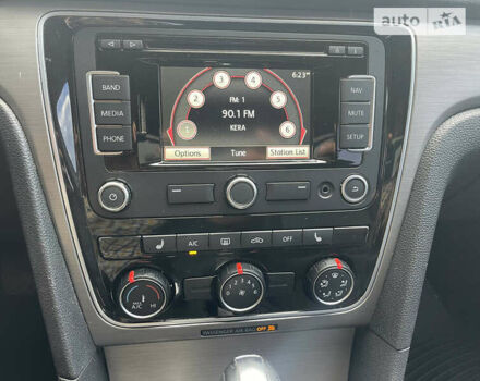 Серый Фольксваген Пассат, объемом двигателя 1.8 л и пробегом 141 тыс. км за 2300 $, фото 22 на Automoto.ua